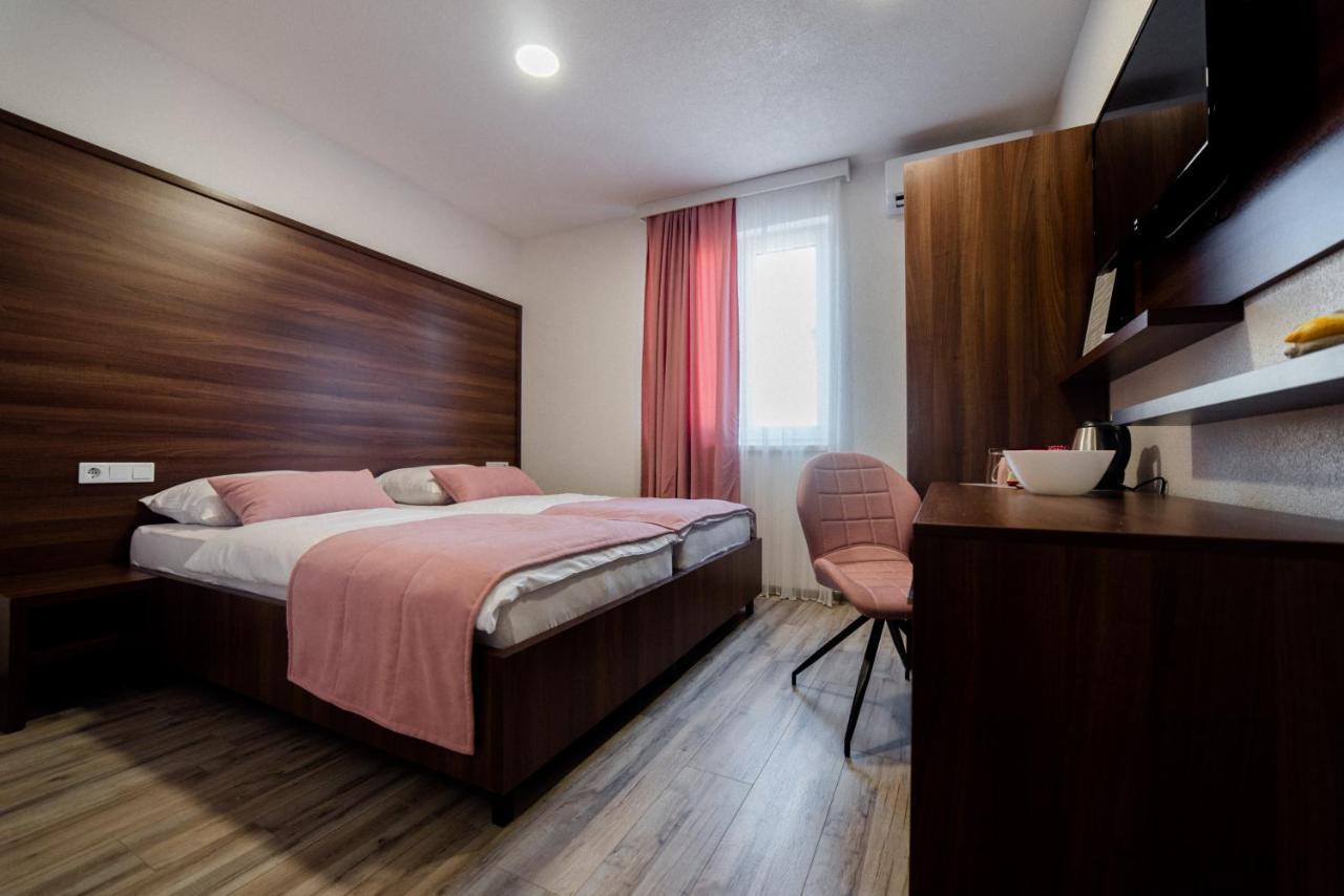 Apartments And Rooms Villa Majestic Bihać 外观 照片